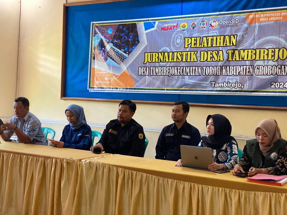 BERSAMA JAWA POS DAN DISKOMINFO GROBOGAN PEMDES TAMBIREJO ADAKAN PELATIHAN JURNALISTIK DESA 