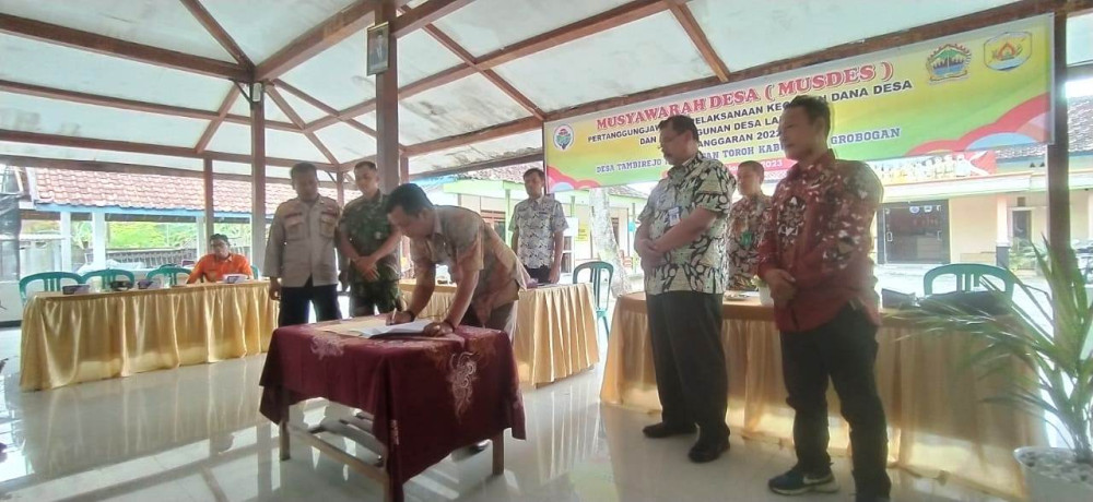 Peserta MDST Menerima Secara Aklamasi Pertanggungjawaban Pembangunan Desa Tambirejo TA 2023