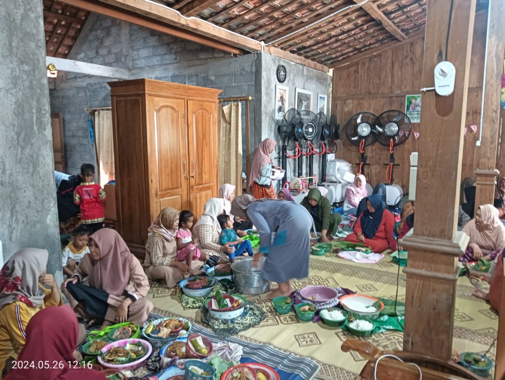 Sedekah Bumi di Tambirejo Sebagai Sarana Sosialisasi Program Kerja Desa