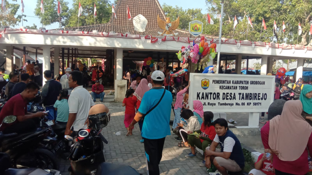 Warga Tambirejo Antusias Ikuti Jalan Santai HUT Ibu Pertiwi