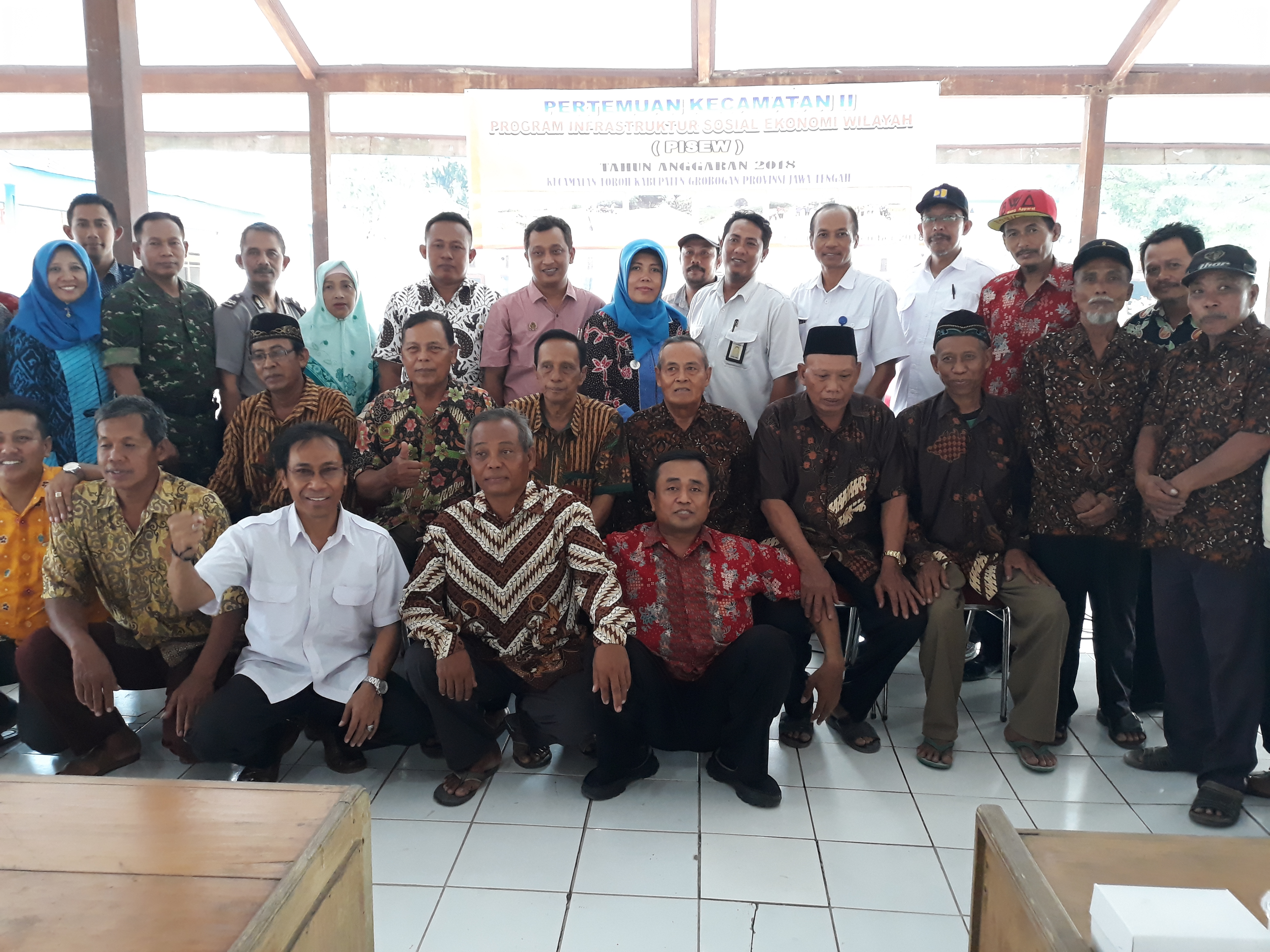 KEPALA DESA TAMBIREJO SELAKU KETUA BKAD KEC. TOROH MEYAMPAKAN LPJ PISEW